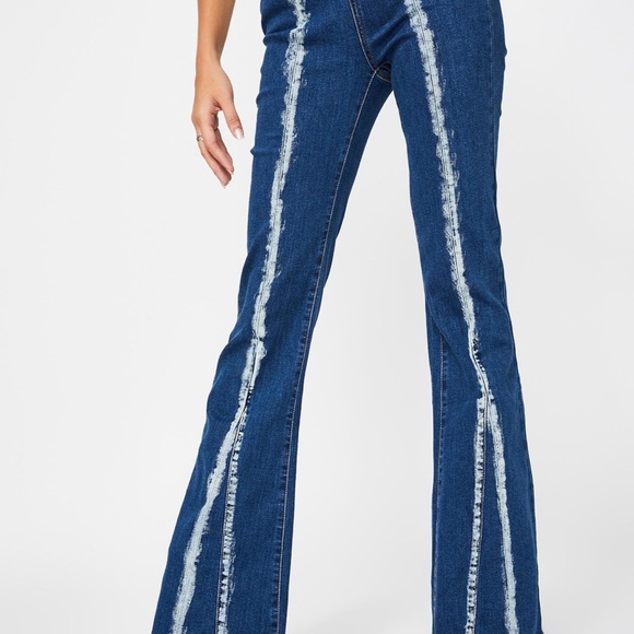 I am Gia - Picture 3 of 6